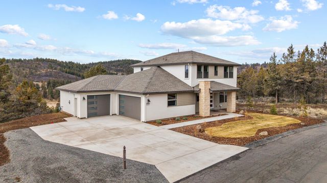 1216 Vine Maple Drive, Klamath Falls, OR 97601