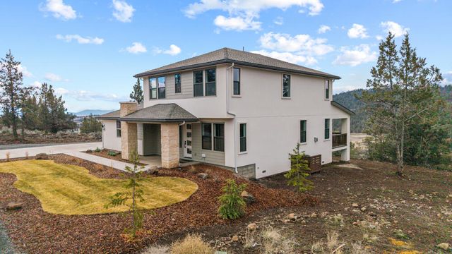 1216 Vine Maple Drive, Klamath Falls, OR 97601