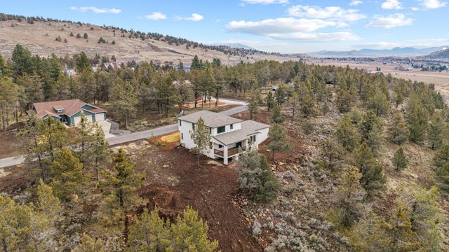 1216 Vine Maple Drive, Klamath Falls, OR 97601
