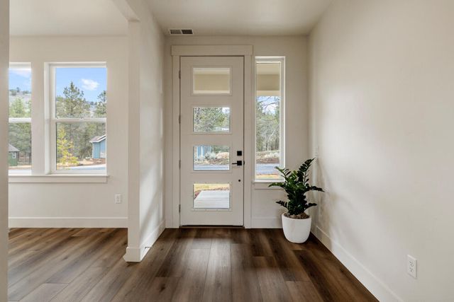 1216 Vine Maple Drive, Klamath Falls, OR 97601