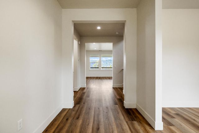 1216 Vine Maple Drive, Klamath Falls, OR 97601