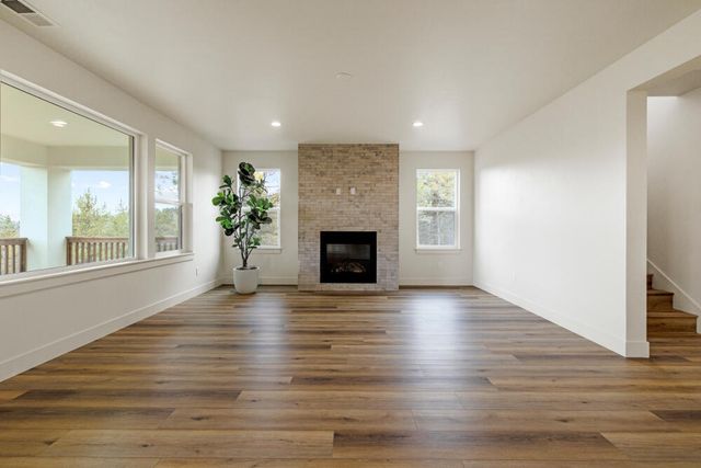 1216 Vine Maple Drive, Klamath Falls, OR 97601