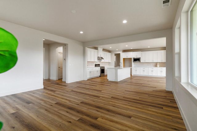 1216 Vine Maple Drive, Klamath Falls, OR 97601