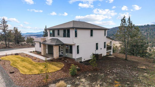 1216 Vine Maple Drive, Klamath Falls, OR 97601