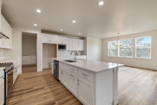 1216 Vine Maple Drive, Klamath Falls, OR 97601