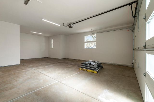 1216 Vine Maple Drive, Klamath Falls, OR 97601