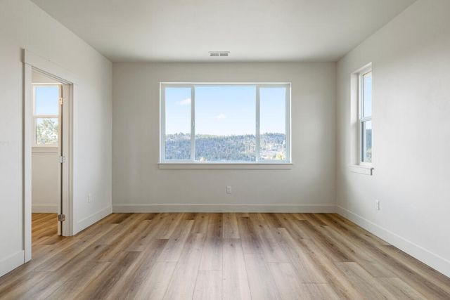 1216 Vine Maple Drive, Klamath Falls, OR 97601