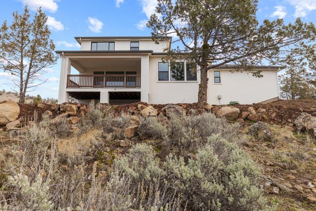 1216 Vine Maple Drive, Klamath Falls, OR 97601