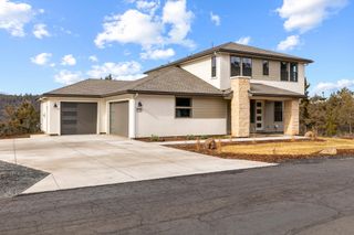 1216 Vine Maple Drive, Klamath Falls, OR 97601
