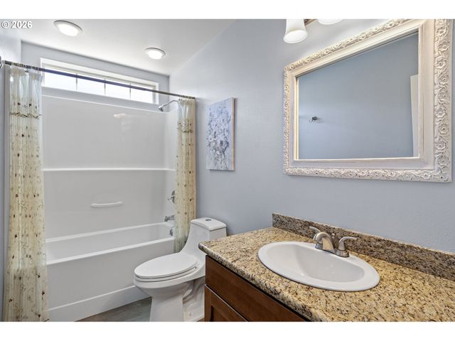 1155 12TH Ct Se, Bandon, OR 97411