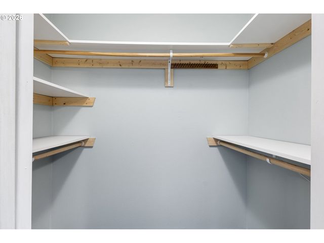 1155 12TH Ct Se, Bandon, OR 97411