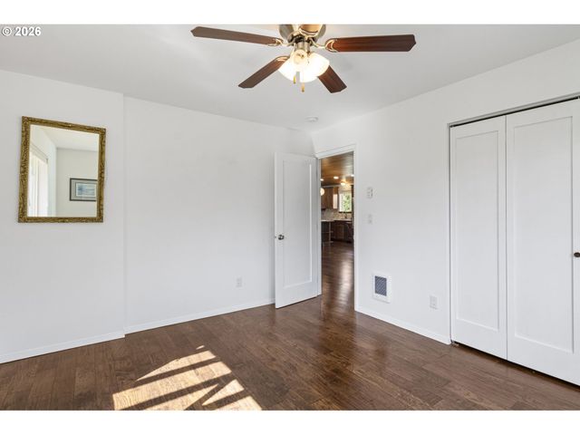 1155 12TH Ct Se, Bandon, OR 97411