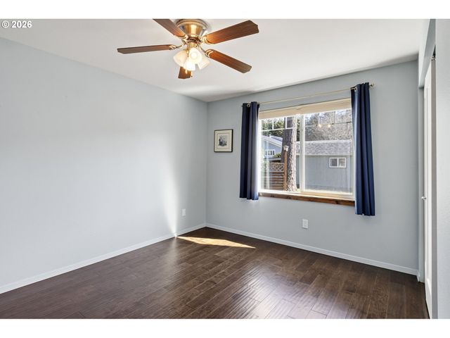 1155 12TH Ct Se, Bandon, OR 97411