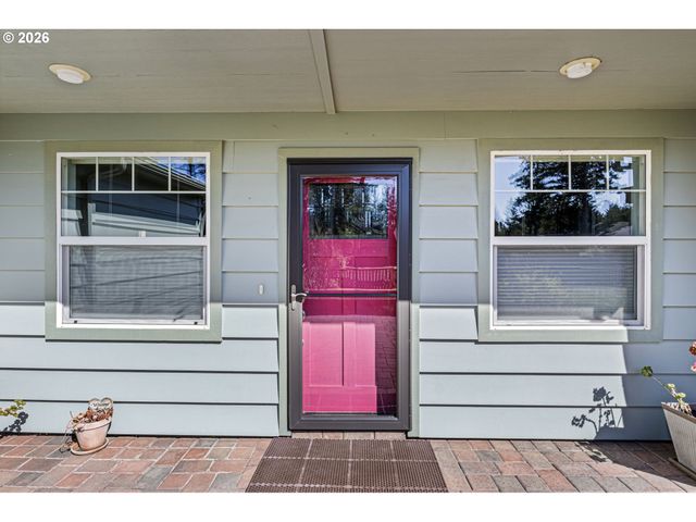 1155 12TH Ct Se, Bandon, OR 97411