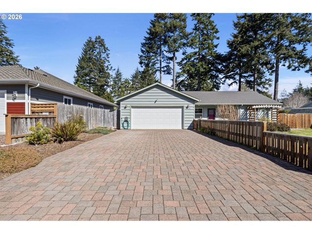1155 12TH Ct Se, Bandon, OR 97411