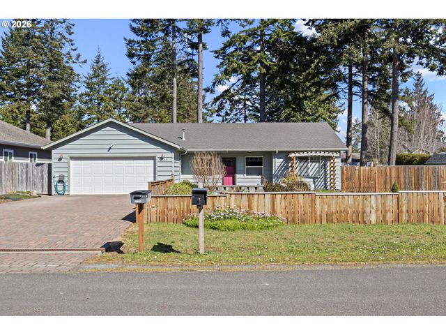 1155 12TH Ct Se, Bandon, OR 97411