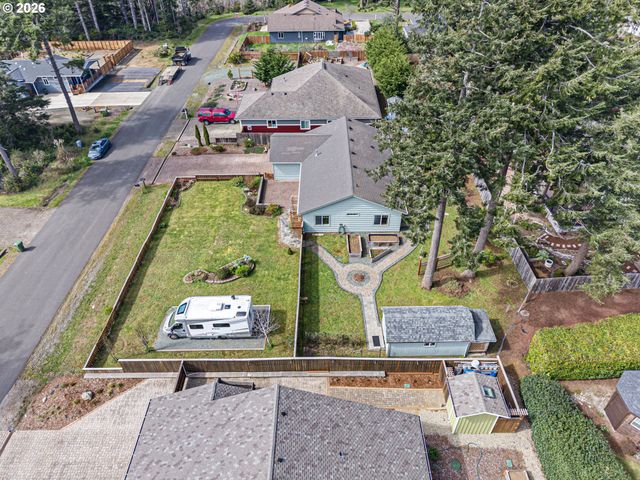 1155 12TH Ct Se, Bandon, OR 97411