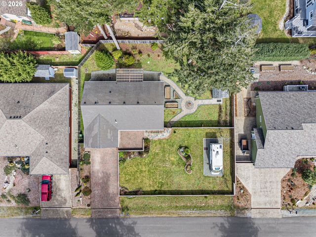 1155 12TH Ct Se, Bandon, OR 97411