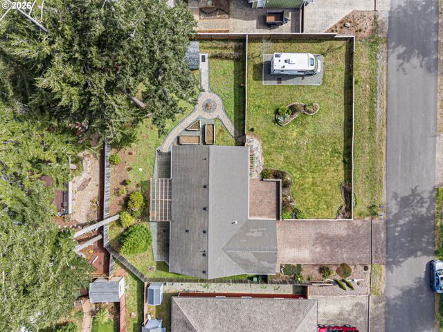 1155 12TH Ct Se, Bandon, OR 97411