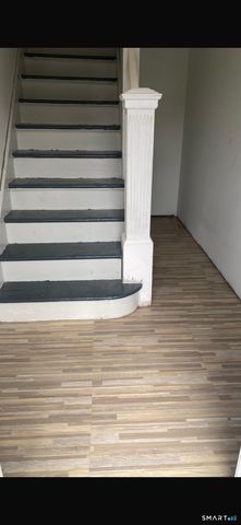 142 Chestnut Avenue, Waterbury, CT 06710