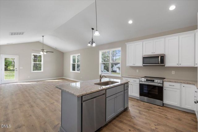 271 Mcneil Circle, Dunn, NC 28334