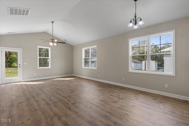 271 Mcneil Circle, Dunn, NC 28334