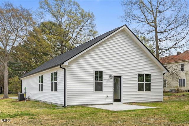 271 Mcneil Circle, Dunn, NC 28334