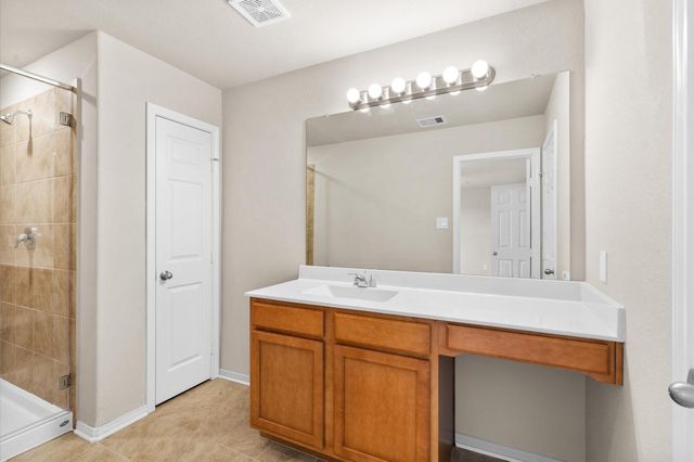 1375 Mixander Way, La Porte, TX 77571