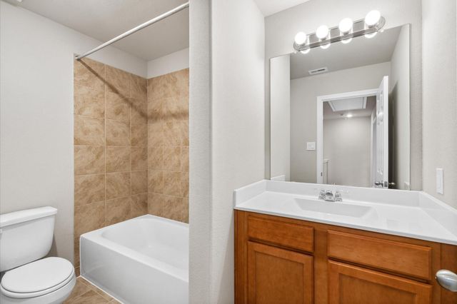 1375 Mixander Way, La Porte, TX 77571