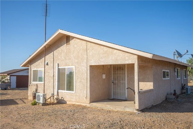 9888 6th, Victorville, CA 92392