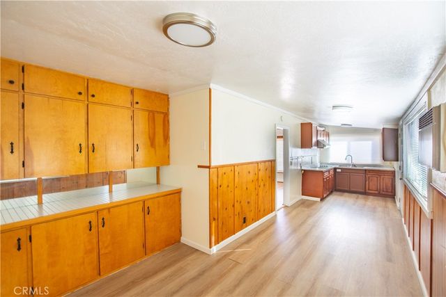 9888 6th, Victorville, CA 92392