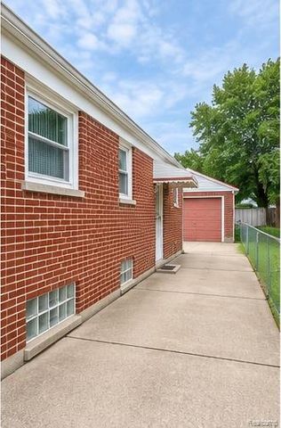 22095 David Avenue, Eastpointe, MI 48021