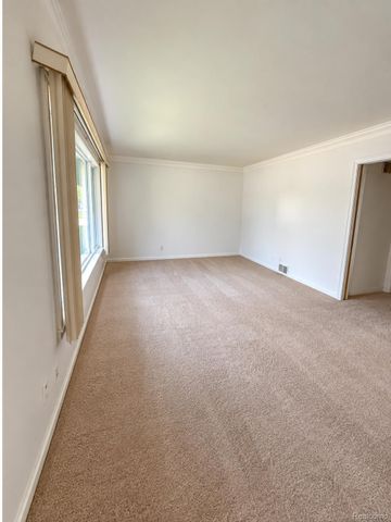 22095 David Avenue, Eastpointe, MI 48021