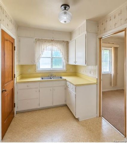 22095 David Avenue, Eastpointe, MI 48021