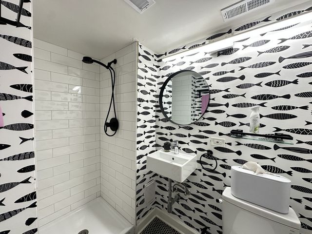 6701 S Crandon Avenue 8B, Chicago, IL 60649