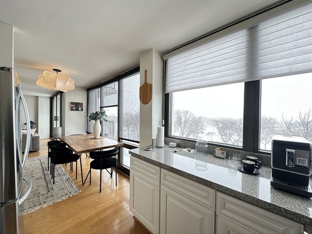 6701 S Crandon Avenue 8B, Chicago, IL 60649