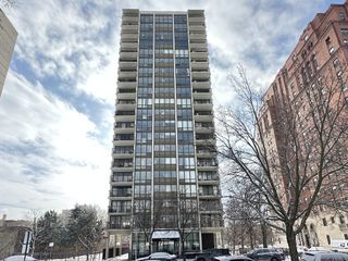 6701 S Crandon Avenue 8B, Chicago, IL 60649