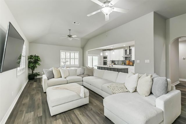 13043 Avery Ridge Lane, Tomball, TX 77377