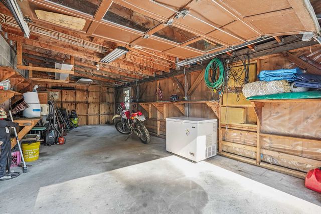 2 Country Pond Road, Kingston, NH 03848