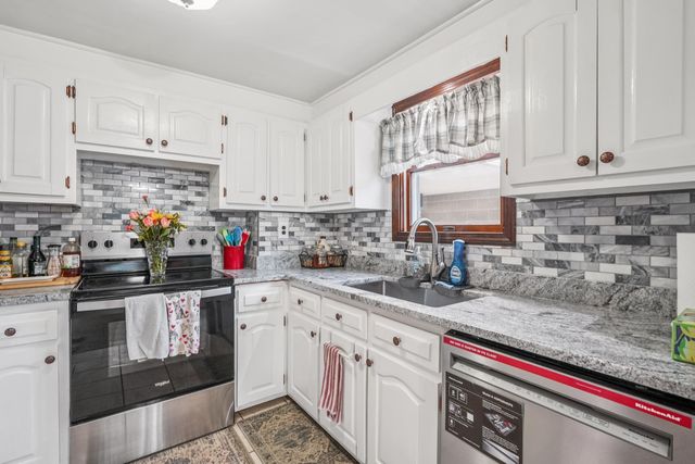 2 Country Pond Road, Kingston, NH 03848