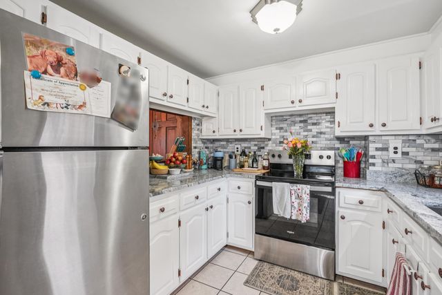 2 Country Pond Road, Kingston, NH 03848