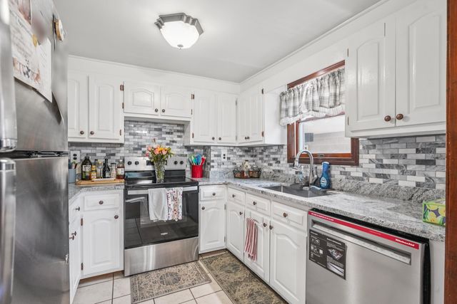 2 Country Pond Road, Kingston, NH 03848
