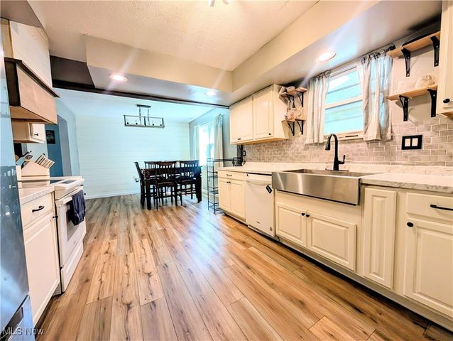 1200 55th Street, Vienna, WV 26105