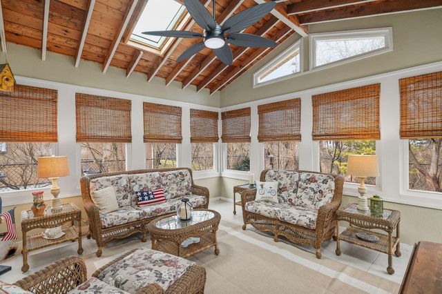 9000 Chestnut Lane, Munster, IN 46321