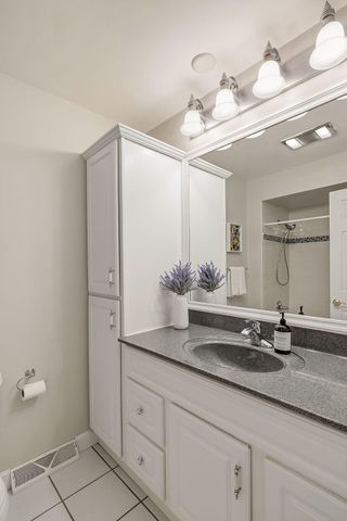 9000 Chestnut Lane, Munster, IN 46321