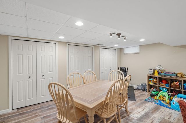 9000 Chestnut Lane, Munster, IN 46321