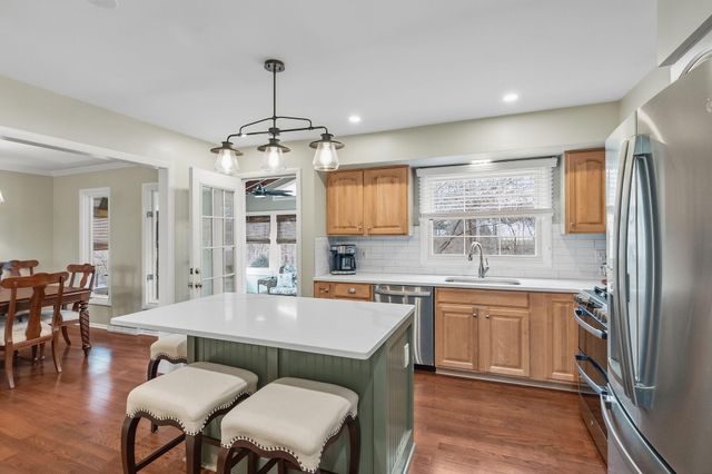 9000 Chestnut Lane, Munster, IN 46321