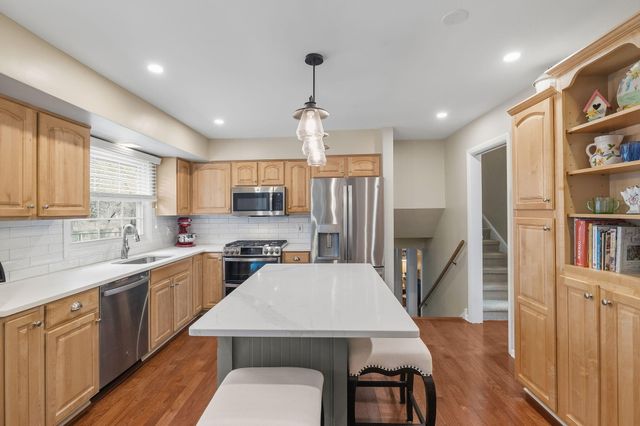 9000 Chestnut Lane, Munster, IN 46321