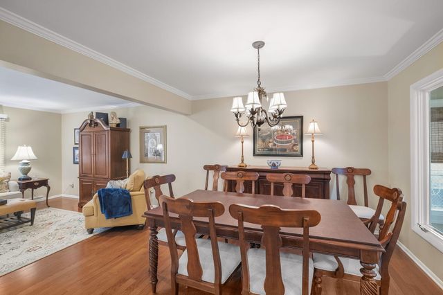 9000 Chestnut Lane, Munster, IN 46321