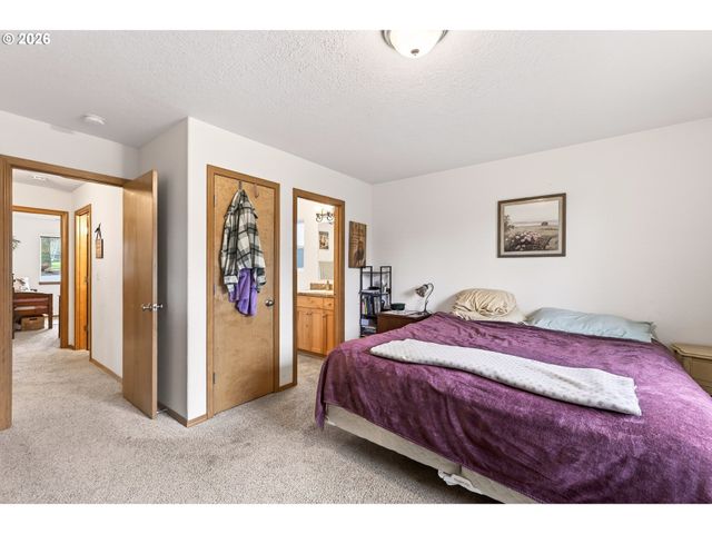 720 N MARKET St, Lafayette, OR 97127